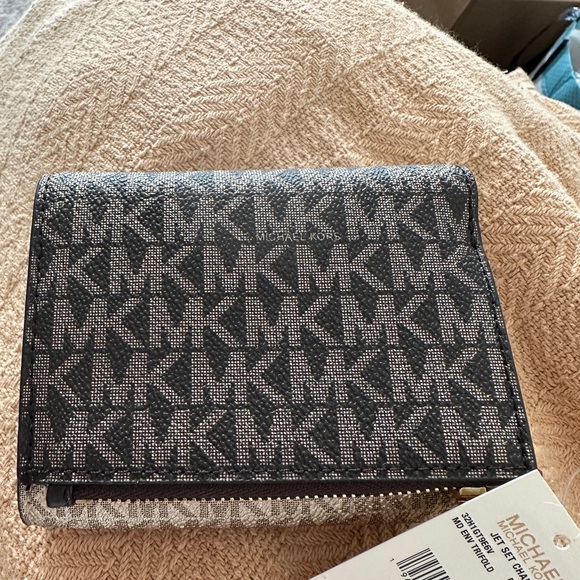 NWT Michael Kors Trifold Wallet - Picture 6 of 9